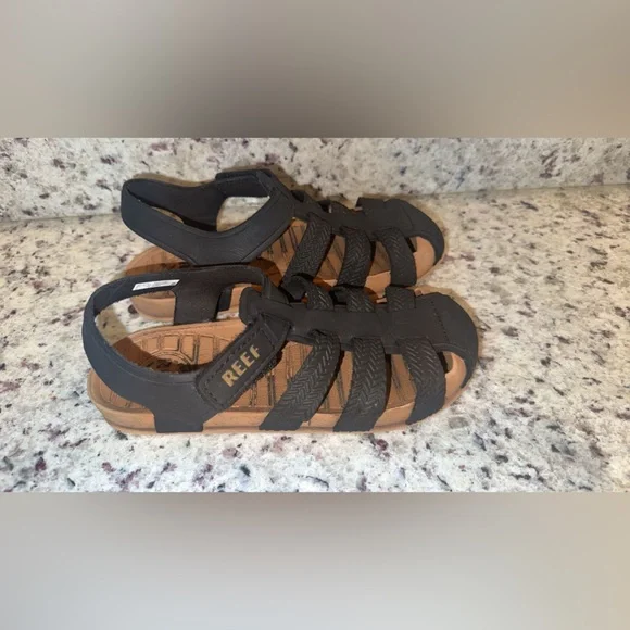 REEF Beachy size1 Child Fisherman Sandal,Water Friendly, Adjustable Velcro Strap - Picture 2 of 5